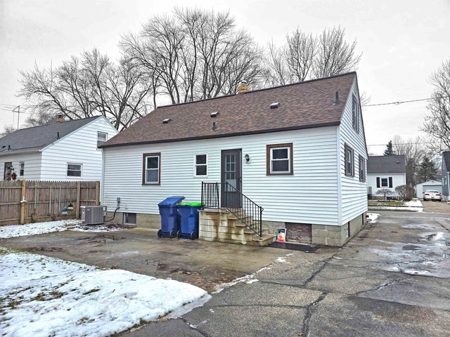 1004 N Williams Street, Bay City, MI 48706