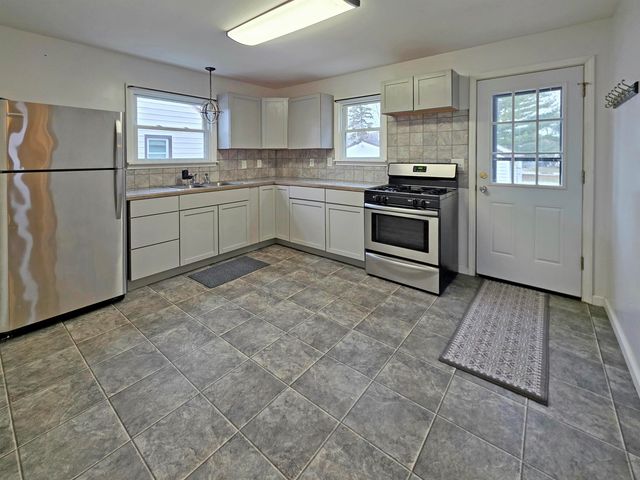 1004 N Williams Street, Bay City, MI 48706