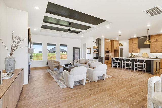 11480 Skyline View, Guthrie, OK 73044