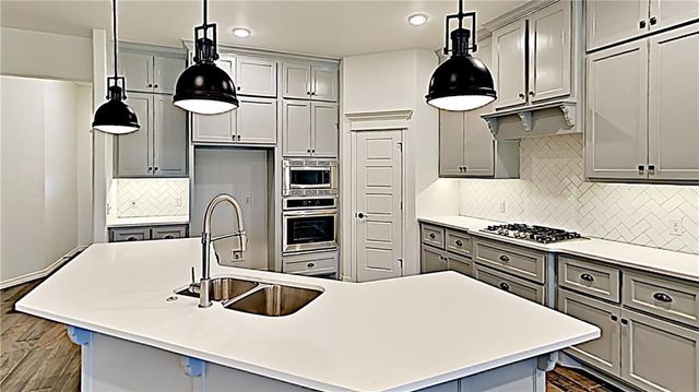 14316 Limestone Lane, Yukon, OK 73099