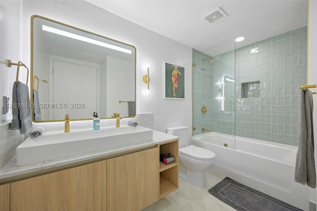 159 NE 6th St 3706, Miami, FL 33132