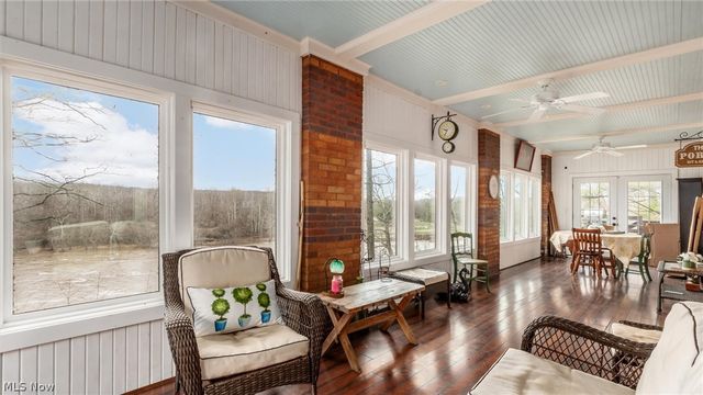 6405 N River Road, Zanesville, OH 43701