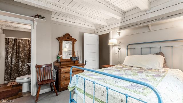 6405 N River Road, Zanesville, OH 43701