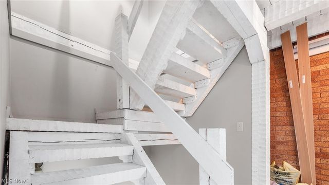 6405 N River Road, Zanesville, OH 43701