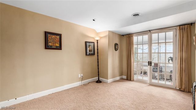 6405 N River Road, Zanesville, OH 43701