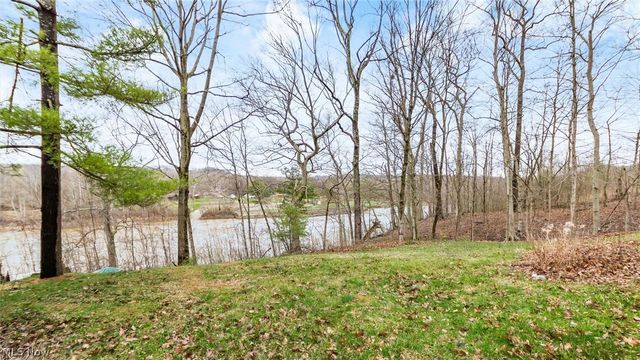 6405 N River Road, Zanesville, OH 43701