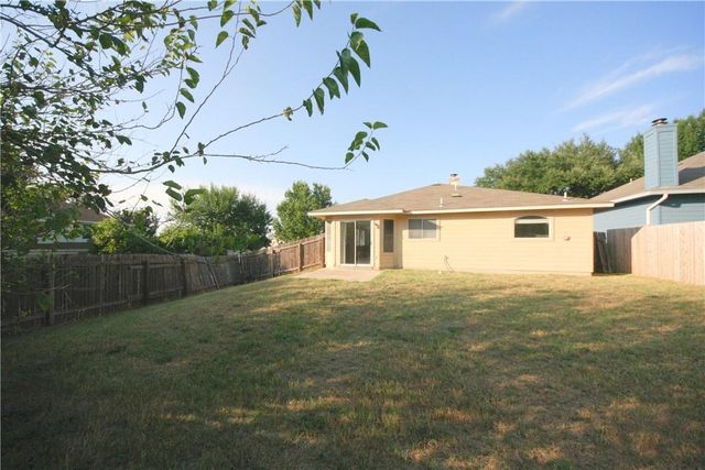 2001 Charlotte WAY, Round Rock, TX 78664