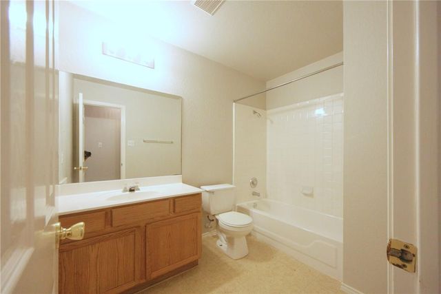 2001 Charlotte WAY, Round Rock, TX 78664