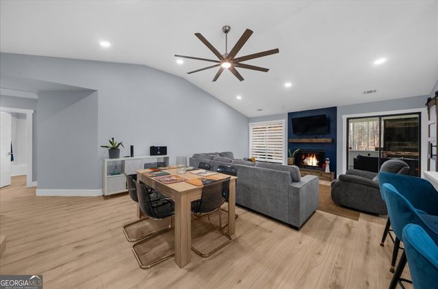 5802 Bay Pointe Sound NW, Acworth, GA 30101