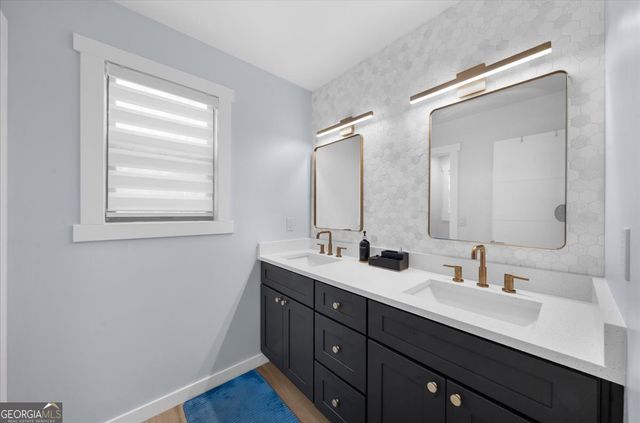 5802 Bay Pointe Sound NW, Acworth, GA 30101