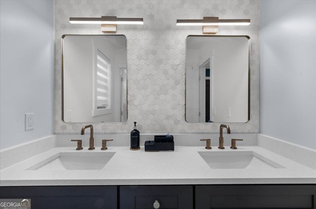 5802 Bay Pointe Sound NW, Acworth, GA 30101