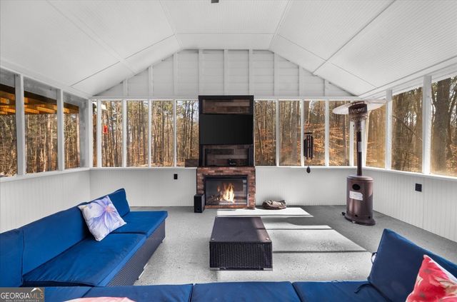 5802 Bay Pointe Sound NW, Acworth, GA 30101