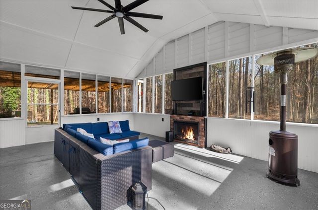 5802 Bay Pointe Sound NW, Acworth, GA 30101