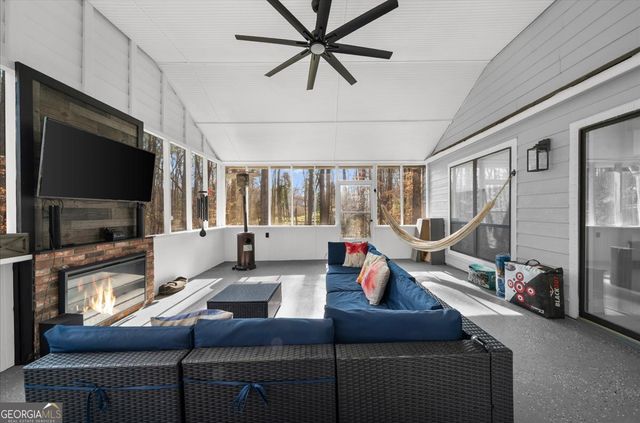 5802 Bay Pointe Sound NW, Acworth, GA 30101