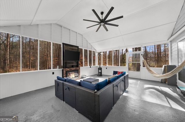 5802 Bay Pointe Sound NW, Acworth, GA 30101