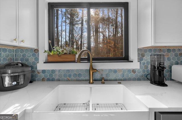 5802 Bay Pointe Sound NW, Acworth, GA 30101