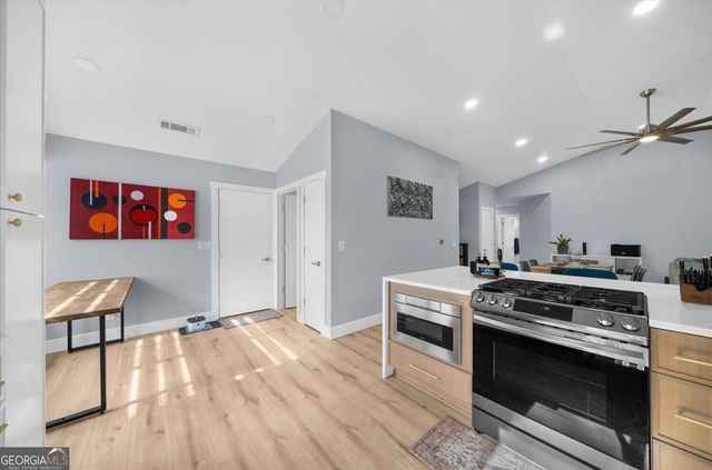 5802 Bay Pointe Sound NW, Acworth, GA 30101