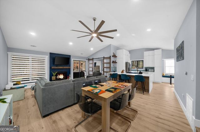 5802 Bay Pointe Sound NW, Acworth, GA 30101