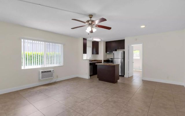 560 NE 46th Street 6, Boca Raton, FL 33431