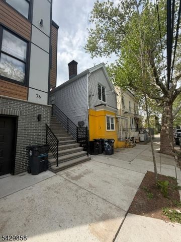 78 Garside St, Newark City, NJ 07104