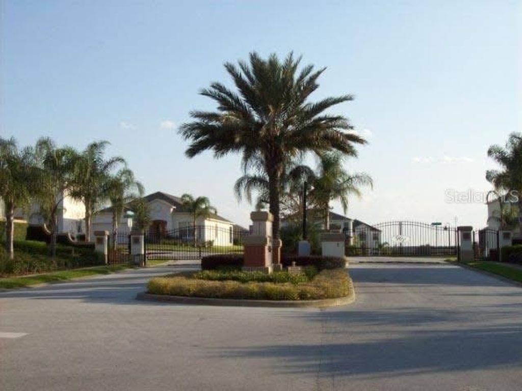 Image 12 of property listing at 643 HIGHGATE PARK BOULEVARD, Davenport, FL 33897