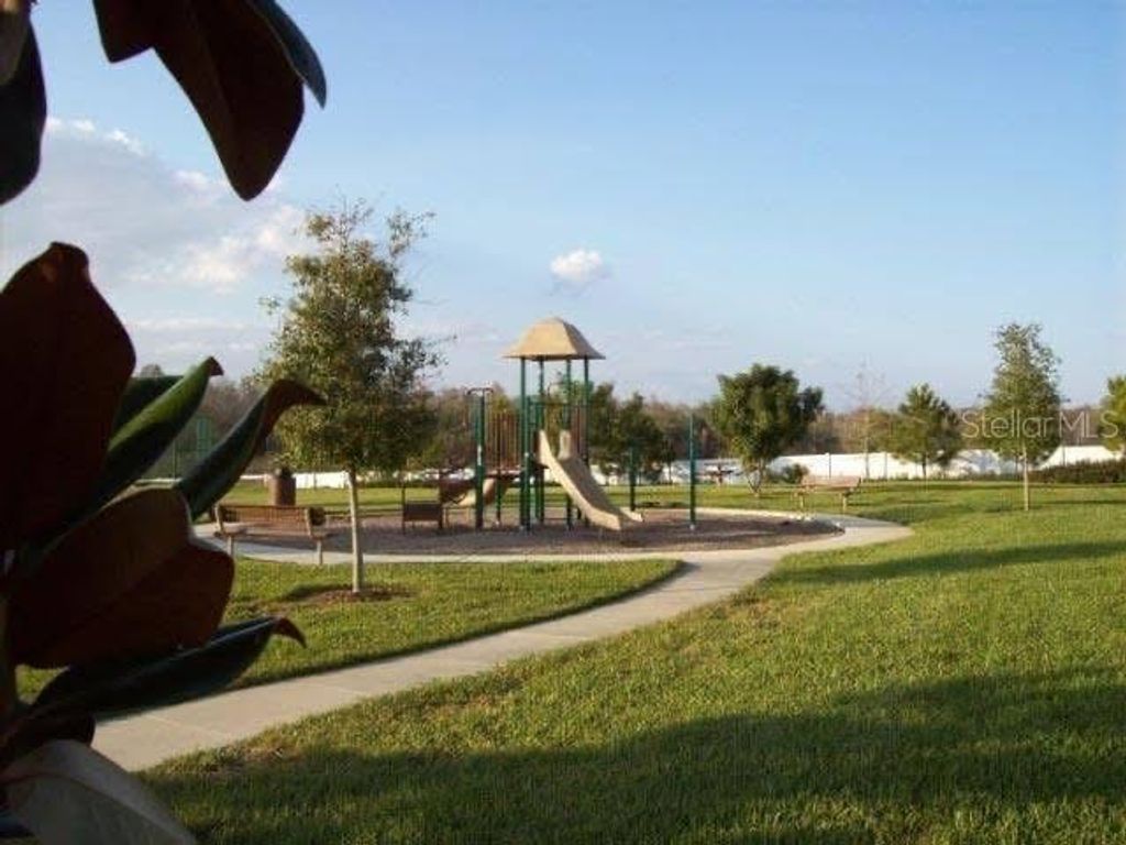 Image 4 of property listing at 643 HIGHGATE PARK BOULEVARD, Davenport, FL 33897