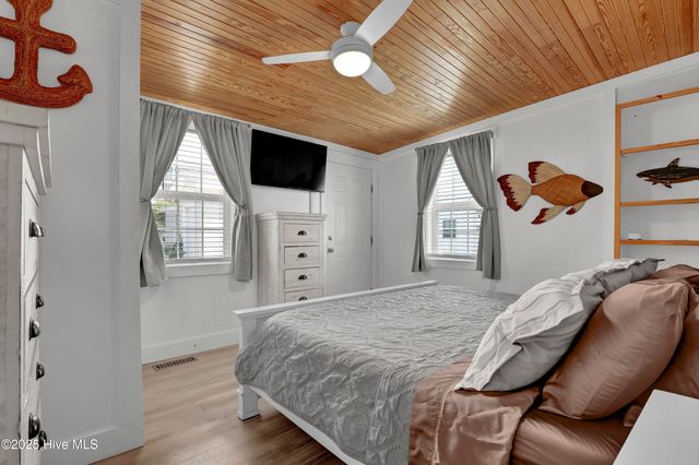 405 N Shore Drive, Surf City, NC 28445