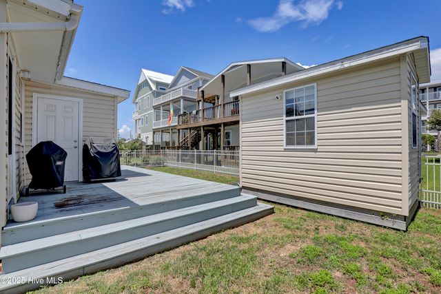 405 N Shore Drive, Surf City, NC 28445