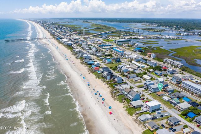 405 N Shore Drive, Surf City, NC 28445