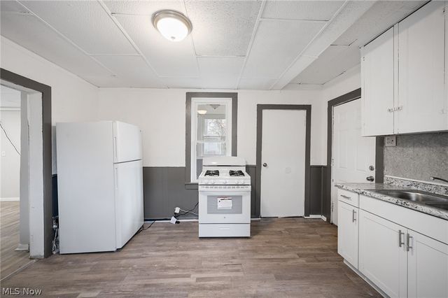 2180 W 83rd Street, Cleveland, OH 44102