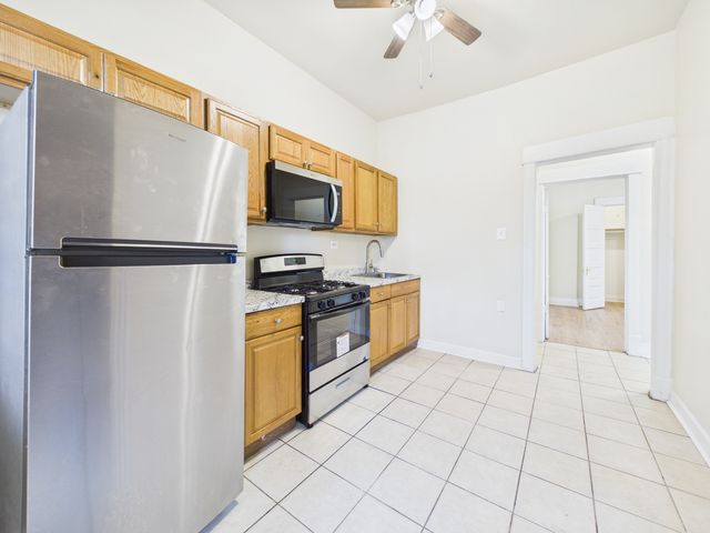 5328 S Calumet Avenue 1R, Chicago, IL 60615