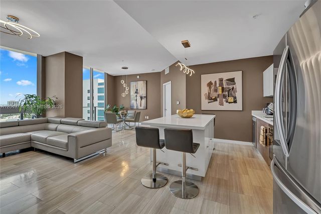 1010 SW 2nd Ave 2201, Miami, FL 33130