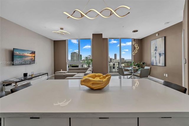 1010 SW 2nd Ave 2201, Miami, FL 33130