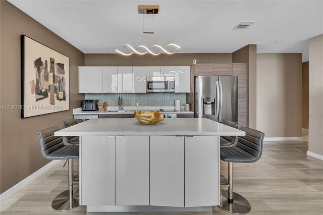 1010 SW 2nd Ave 2201, Miami, FL 33130