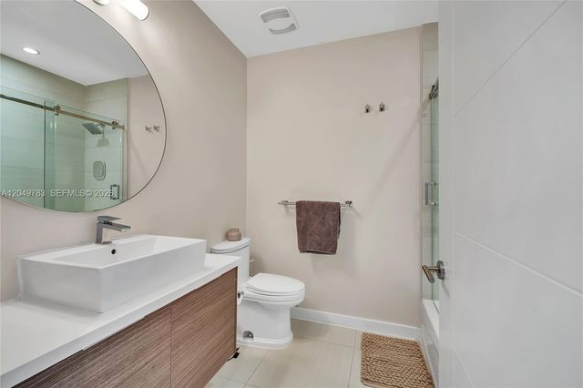 1010 SW 2nd Ave 2201, Miami, FL 33130
