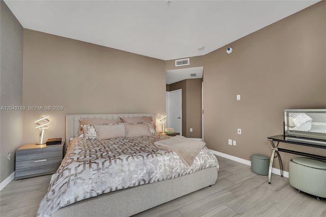 1010 SW 2nd Ave 2201, Miami, FL 33130