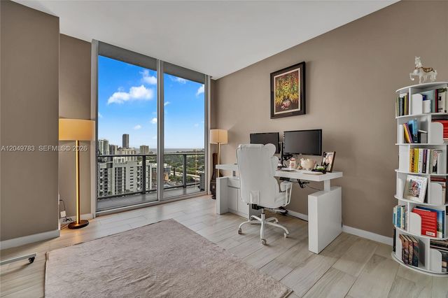 1010 SW 2nd Ave 2201, Miami, FL 33130