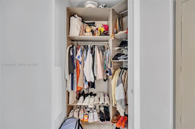 1010 SW 2nd Ave 2201, Miami, FL 33130