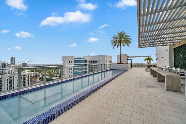 1010 SW 2nd Ave 2201, Miami, FL 33130