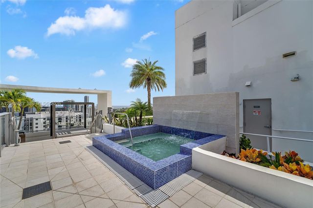 1010 SW 2nd Ave 2201, Miami, FL 33130