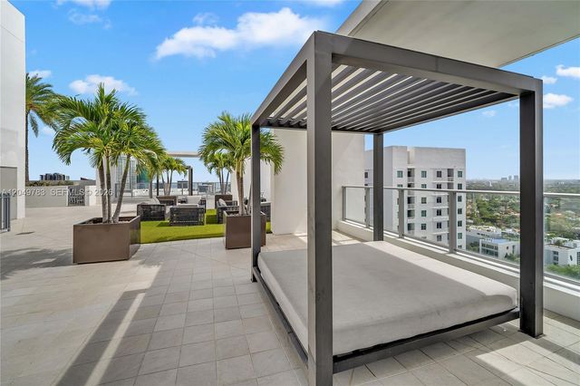 1010 SW 2nd Ave 2201, Miami, FL 33130