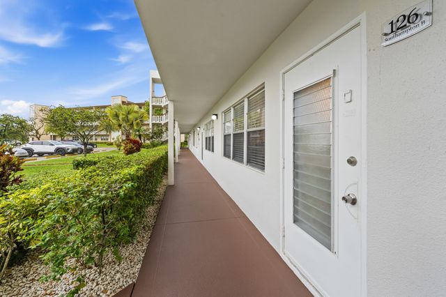 126 Southampton B, West Palm Beach, FL 33417