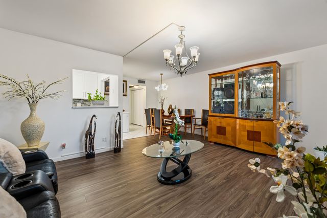 126 Southampton B, West Palm Beach, FL 33417