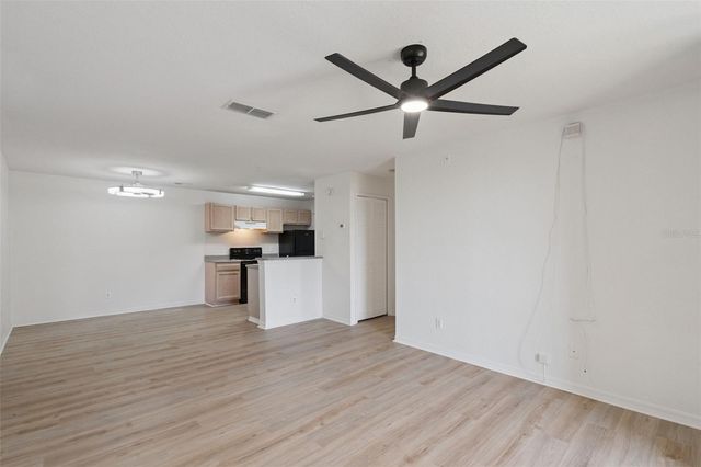 8813 LATREC AVENUE 206, Orlando, FL 32819
