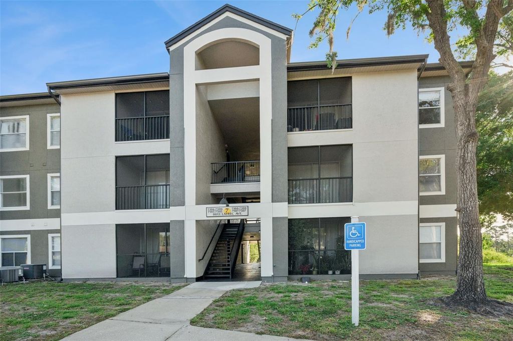 8813 LATREC AVENUE 206, Orlando, FL 32819