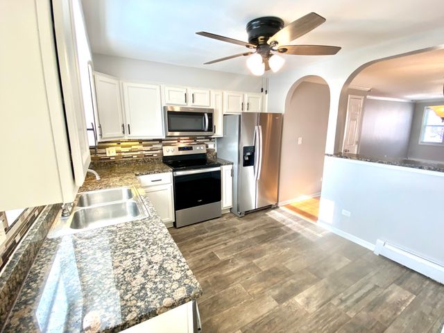 7200 Adams Street 5, Forest Park, IL 60130