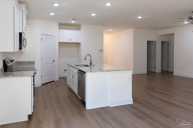 4924 E Spencer Field Rd, Pace, FL 32571