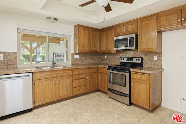 44122 Village 44, Camarillo, CA 93012