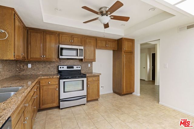44122 Village 44, Camarillo, CA 93012