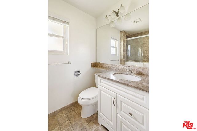 44122 Village 44, Camarillo, CA 93012